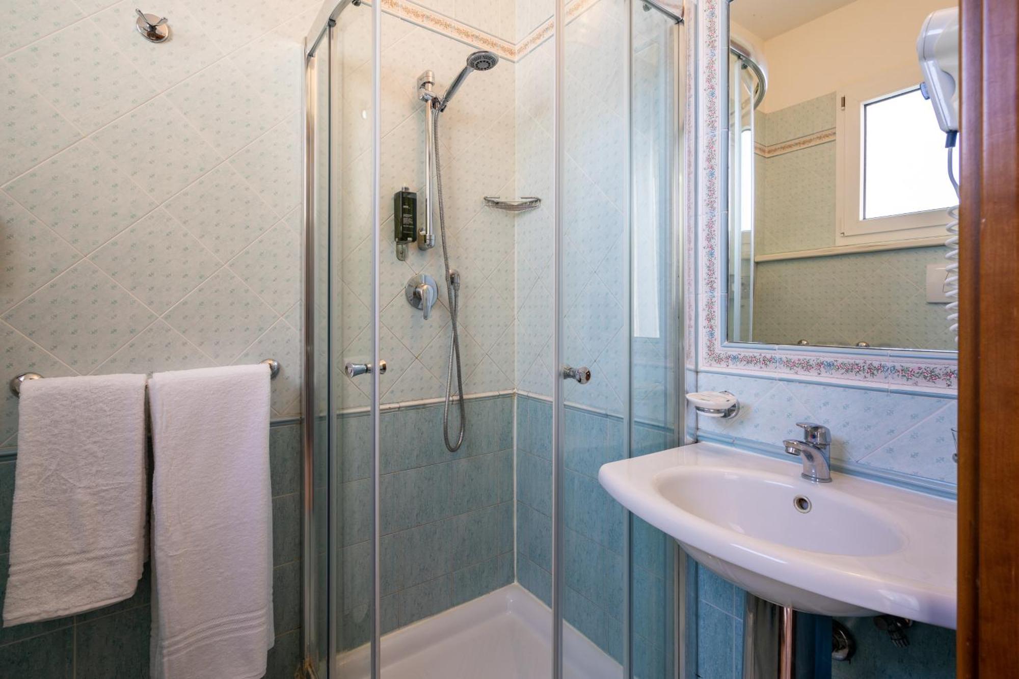 Hotel Agostini Μπελάρια-Ιτζέα Μαρίνα Εξωτερικό φωτογραφία