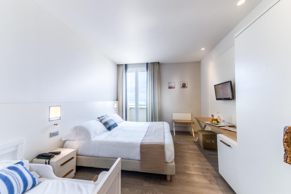 Hotel Agostini Μπελάρια-Ιτζέα Μαρίνα Εξωτερικό φωτογραφία